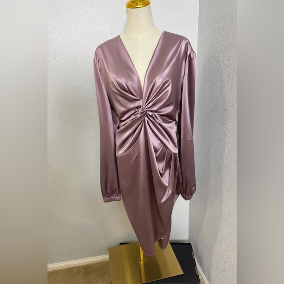 Elegant Purple Ruched Dress - Picture 3 of 3